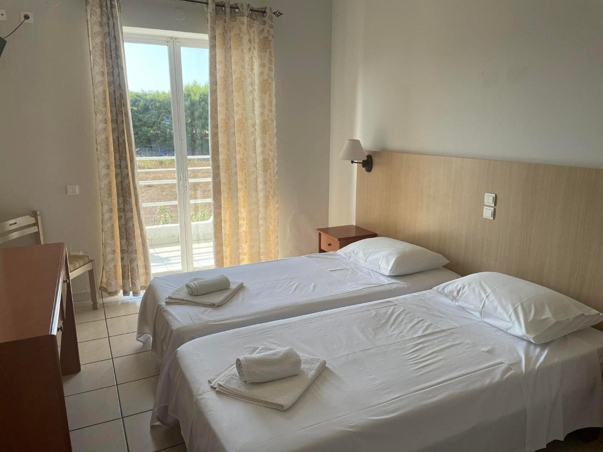 Hotel Villa Mantalena Аликанас Екстериор снимка